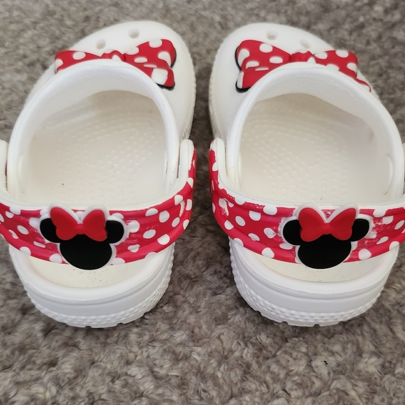 2pr Crocs - Picture 2 of 4